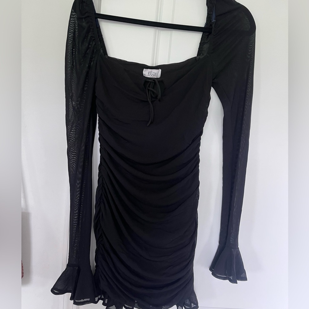 Oh Polly size 6 black, long sleeve black bodycon ruched dress